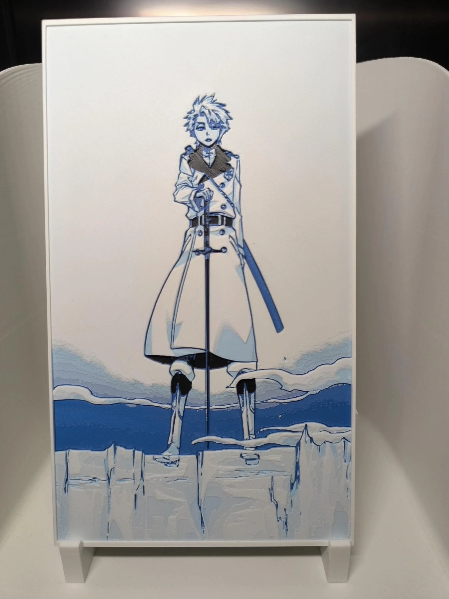 Illustration style manga d'un personnage en manteau blanc avec épée sur un iceberg en mer bleue