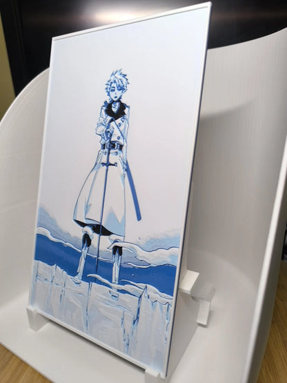 Panneau avec illustration de personnage anime en manteau blanc debout, style manga en bleu et blanc