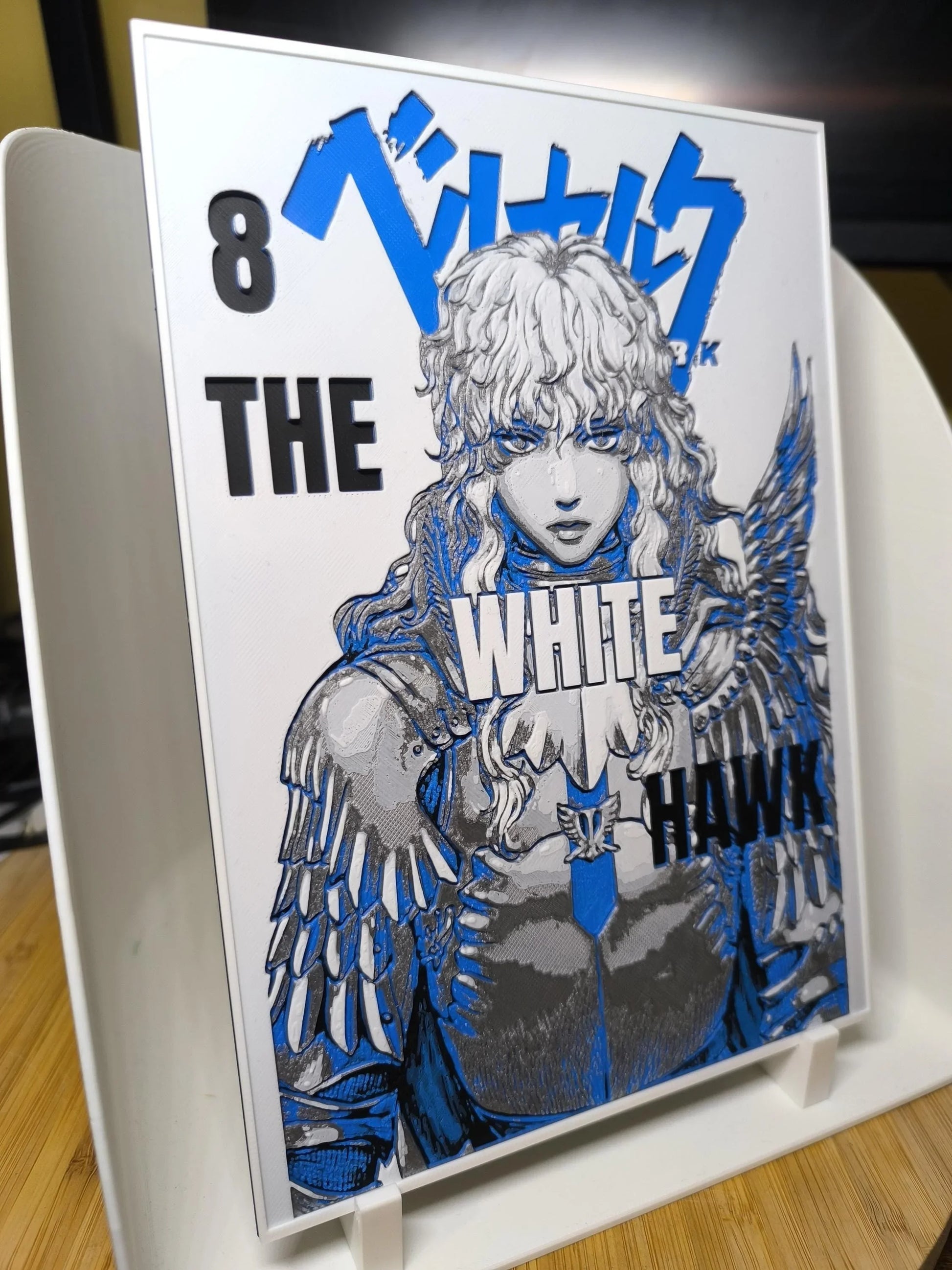 Couverture du manga Berserk tome 8 avec personnage en armure ailée bleue et blanche