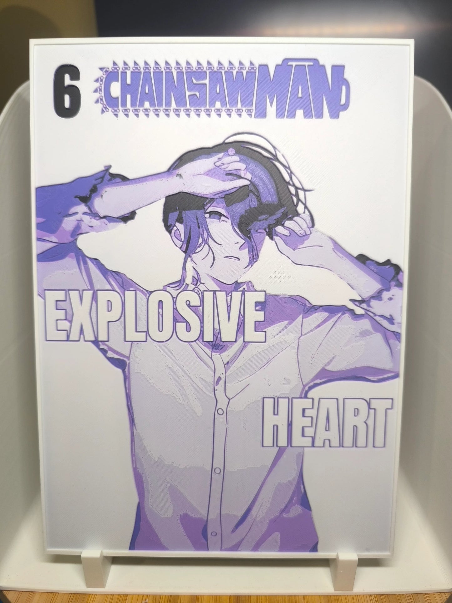 Couverture volume 6 manga Chainsaw Man personnage Explosive Heart en chemise blanche